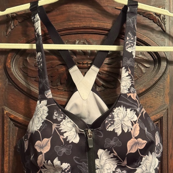 Victoria's Secret Incredible Knockout Ultra Max Butterfly Bra - Picture 9 of 12